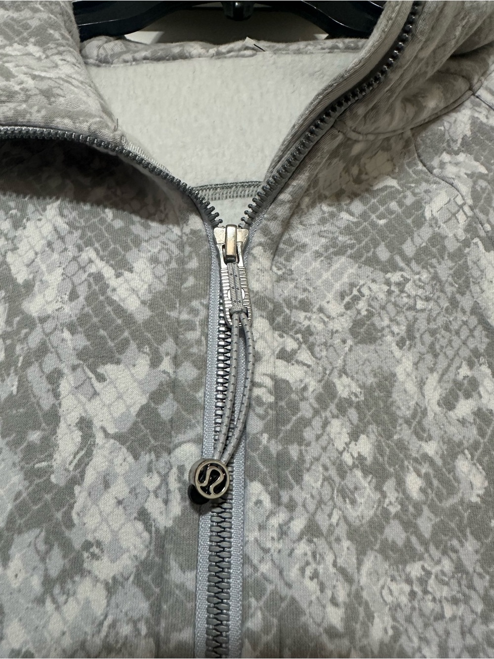 lululemon athletica Light Gray Patterned Hooded Bomber Jacket - Picture 3 of 4